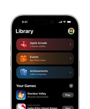 Den øverste del af en iPhone-skærm viser layoutet i Spil-appen, inklusive fanen Bibliotek, Apple Arcade, Begivenheder, Bedrifter og sektionen Alle spil