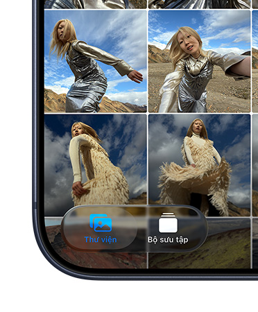 Dưới cùng bên trái của màn hình iPhone hiển thị ô ứng dụng Ảnh với các tab Thư Viện và Bộ Sưu Tập trong thiết kế Liquid Glass mới